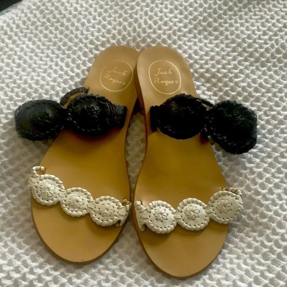 Jack Rogers Sz 9 Classic Black and White Sandals